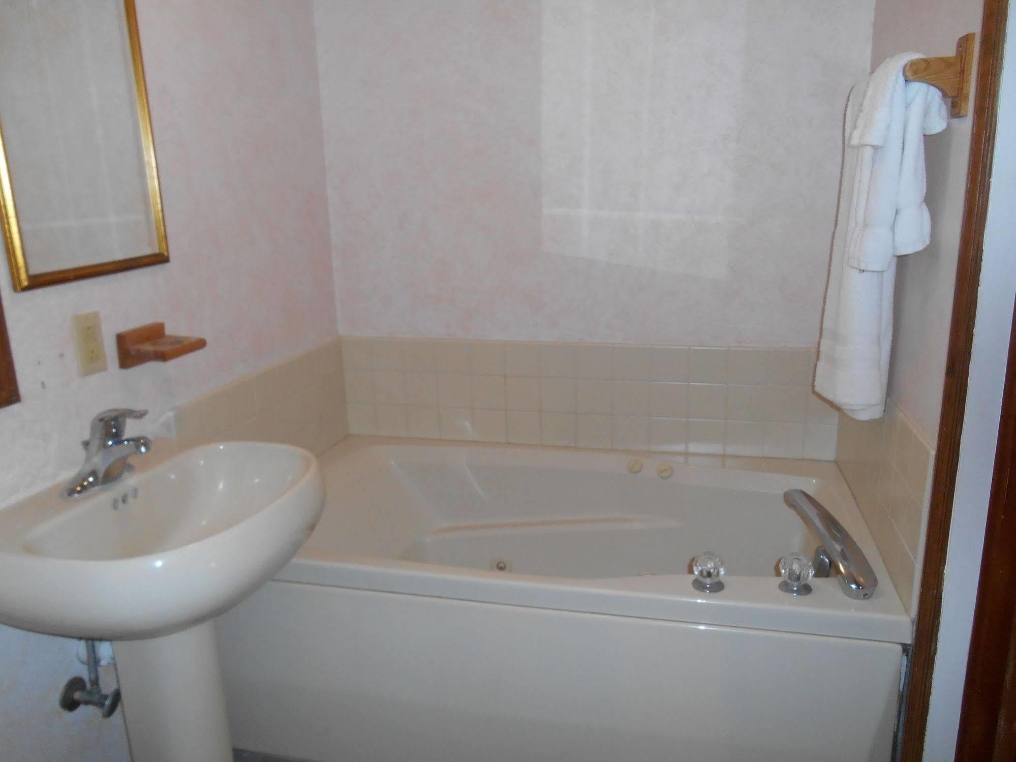 Meris Gardens B&B Bethany Beach Extérieur photo